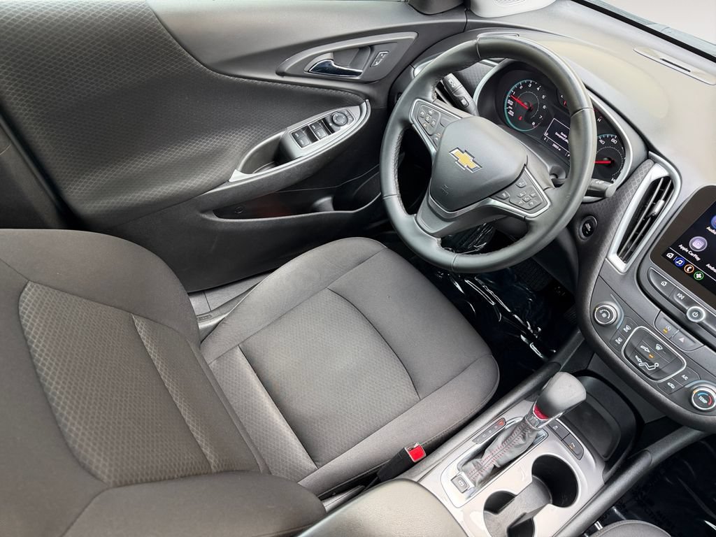 Used 2025 Chevrolet Malibu RS FWD image 15