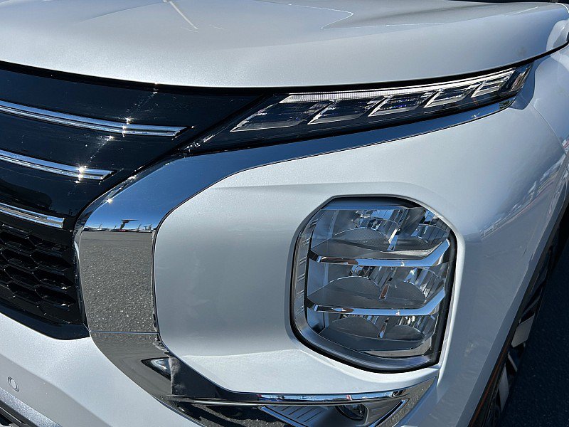 New 2026 Mitsubishi Outlander SE FWD image 8