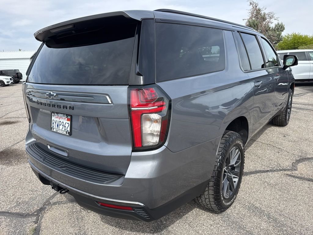 Used 2022 Chevrolet Suburban Z71 w/ Luxury Package AWD/4WD image 7