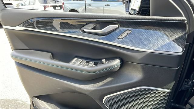 Used 2023 Jeep Grand Cherokee Trailhawk image 30