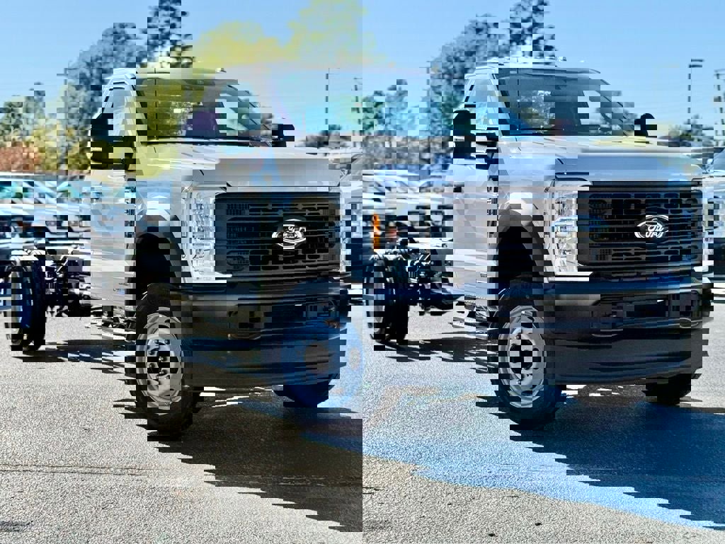 New 2026 Ford F550 2WD Regular Cab Super Duty image 2