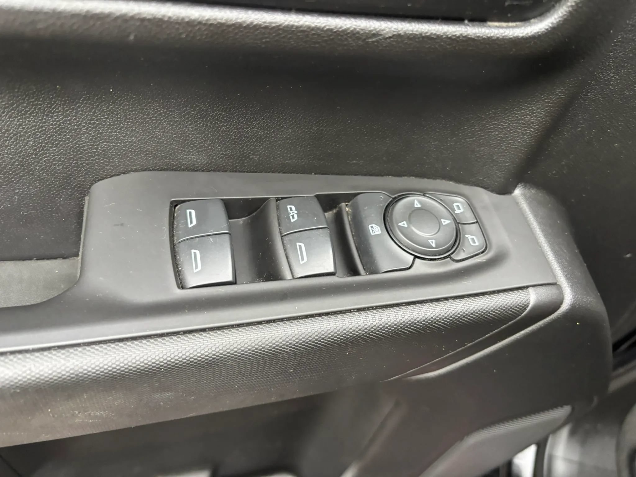 Used 2020 Chevrolet Silverado 1500 Custom Trail Boss w/ Custom Convenience Package AWD/4WD image 21