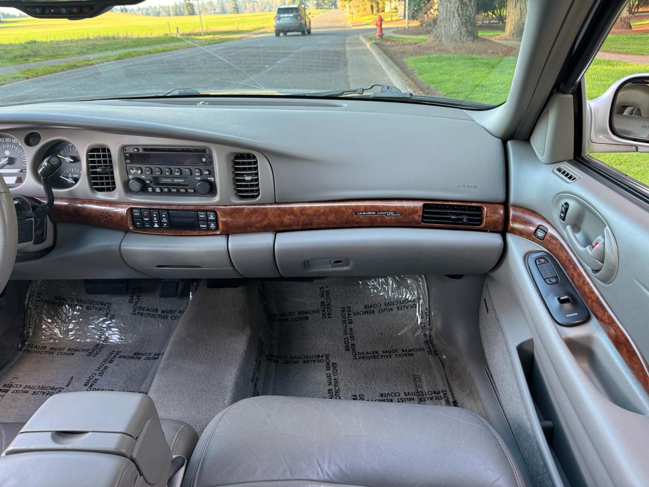 Used 2002 Buick Le Sabre Limited w/ Driver Confidence Pkg image 9