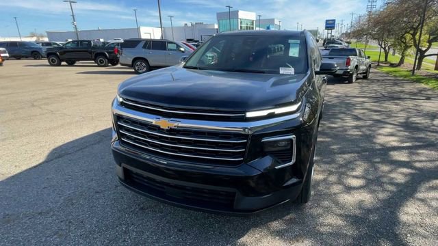 New 2026 Chevrolet Traverse LT w/ Driver Confidence Package AWD/4WD image 5