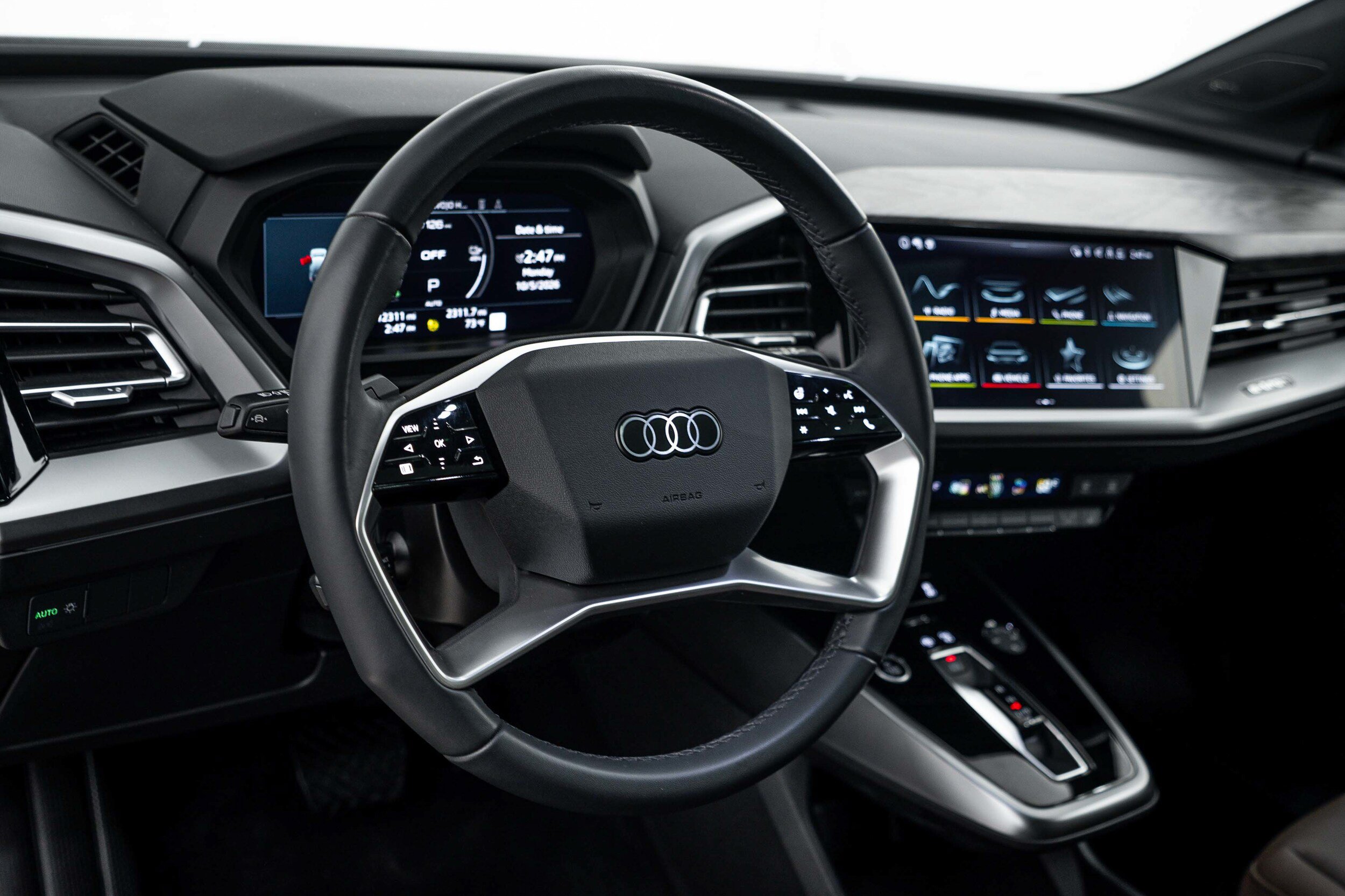 Certified 2023 Audi Q4 e-tron Premium Plus w/ Premium Plus AWD/4WD image 10