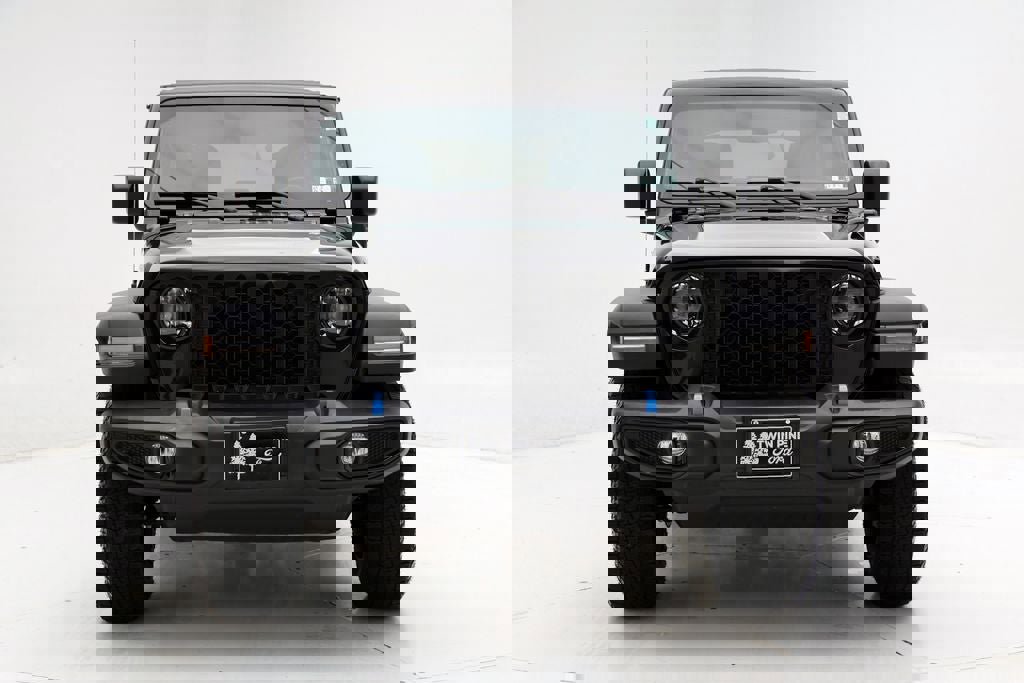 Used 2023 Jeep Wrangler Unlimited w/ Cold Weather Group image 4