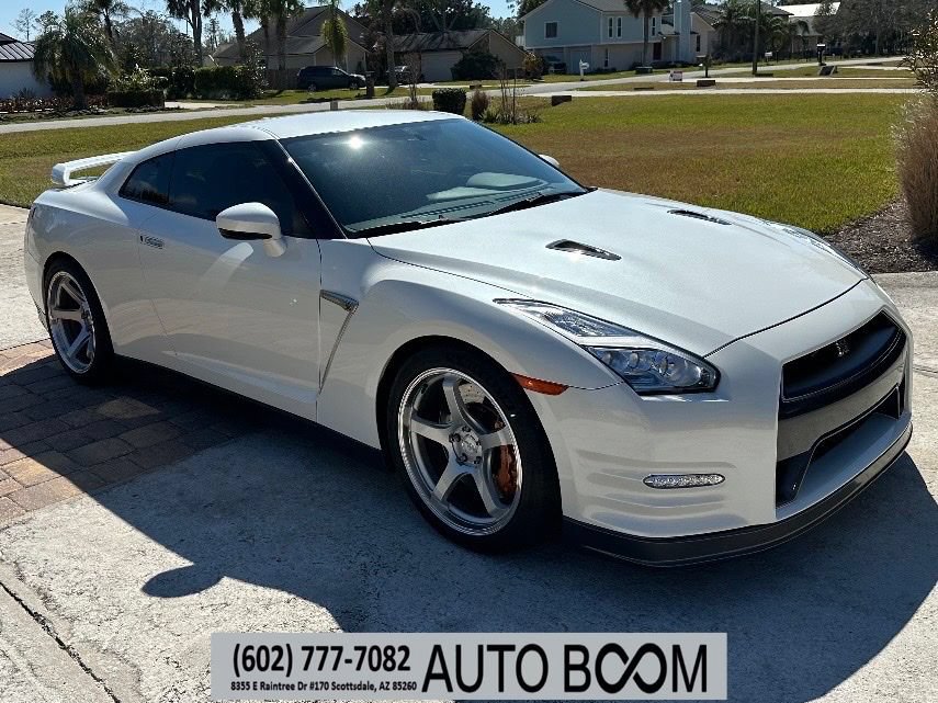 Used 2016 Nissan GT-R Premium AWD/4WD video 1