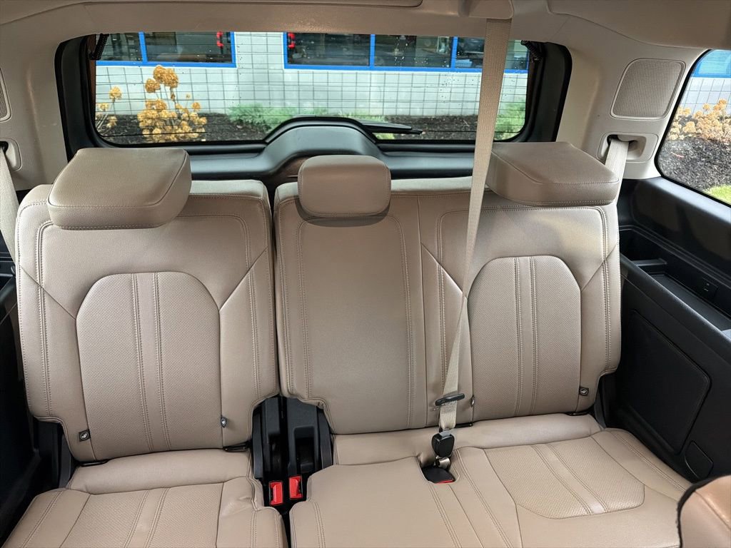 Used 2024 Ford Expedition Limited image 39