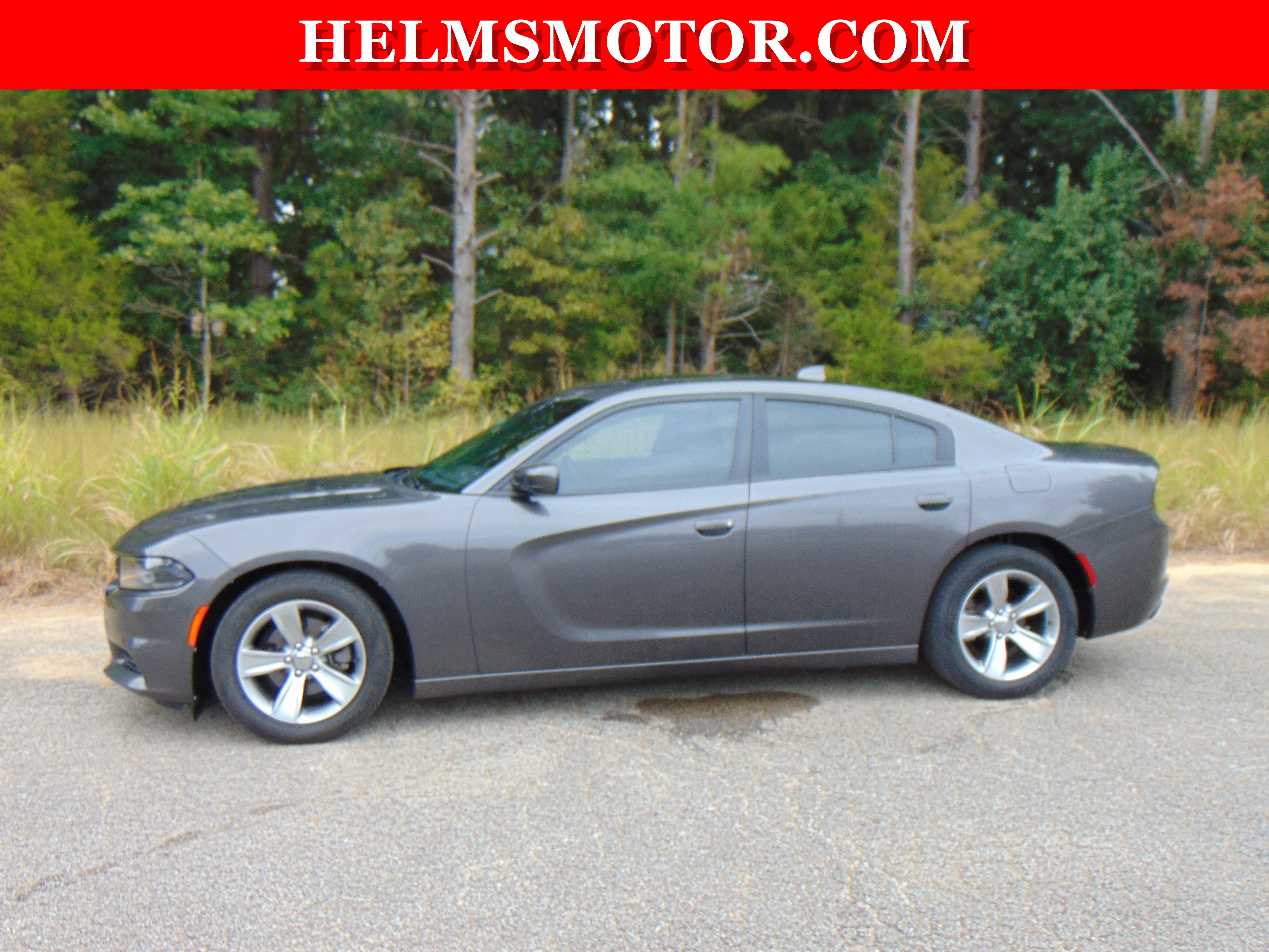 Used 2015 Dodge Charger SXT RWD image 4