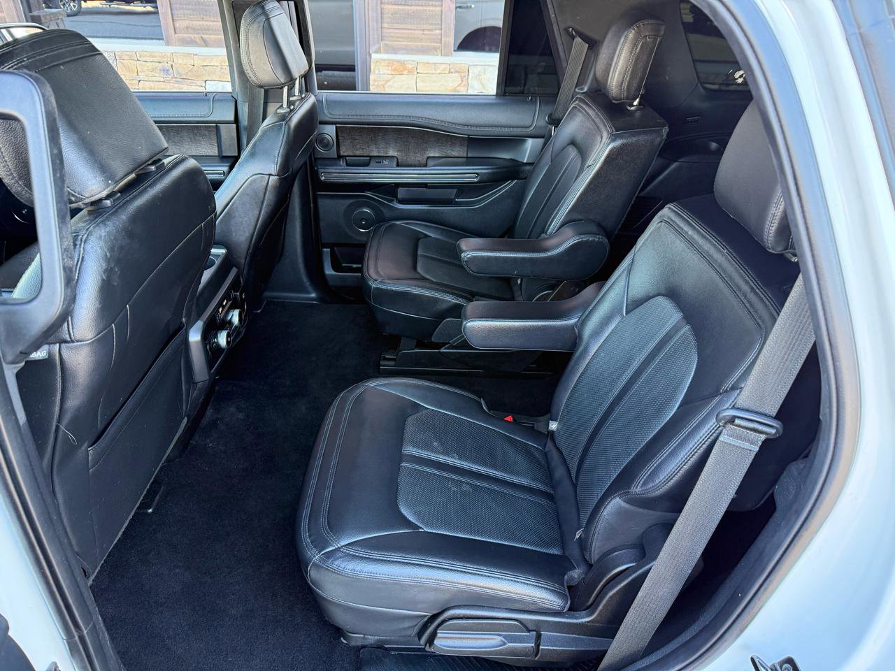 Used 2021 Ford Expedition Limited image 13