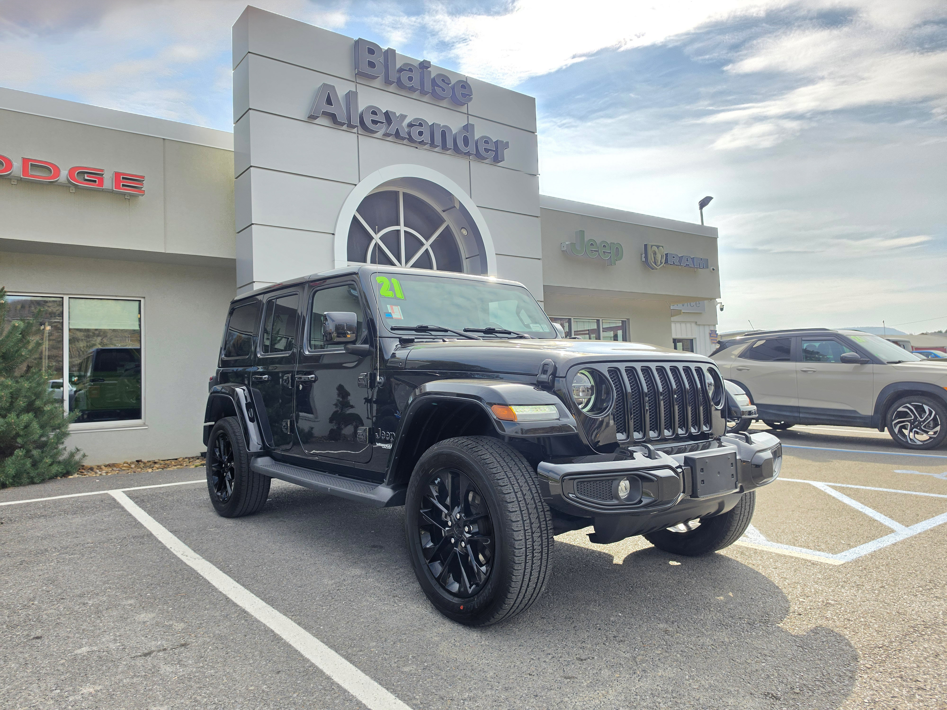 Used 2021 Jeep Wrangler Unlimited Sahara AWD/4WD image 1
