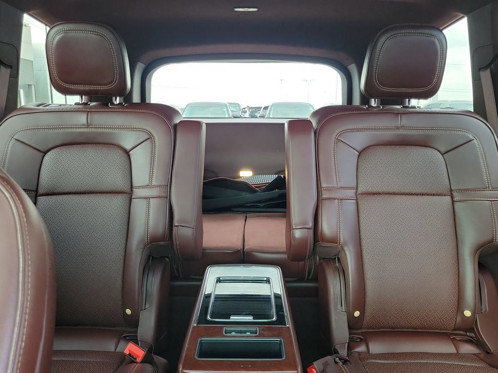 Certified 2022 Lincoln Aviator Black Label w/ Class IV Trailer Tow Package AWD/4WD image 17