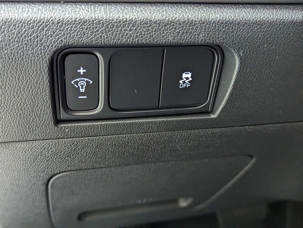 New 2025 Kia Sorento LX image 13