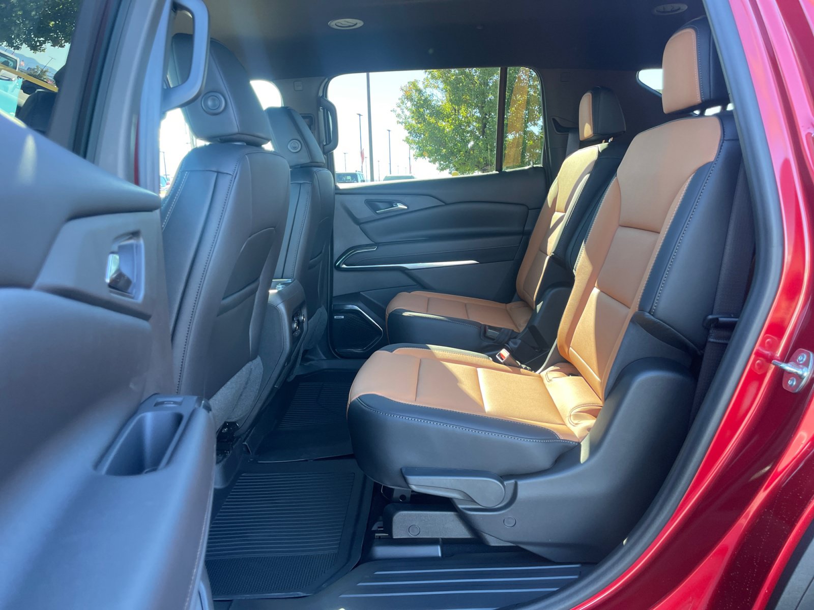 New 2027 Chevrolet Traverse Z71 w/ Enhanced Driving Package AWD/4WD image 23