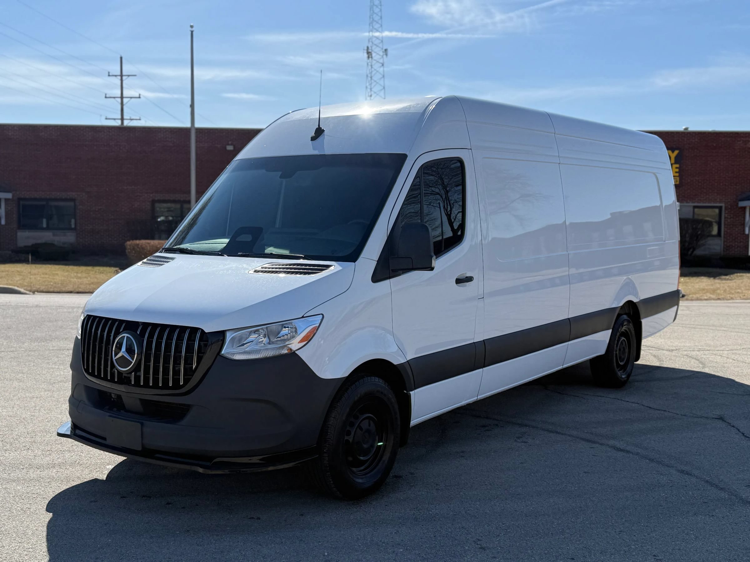 Used 2025 Mercedes-Benz Sprinter 2500 image 3