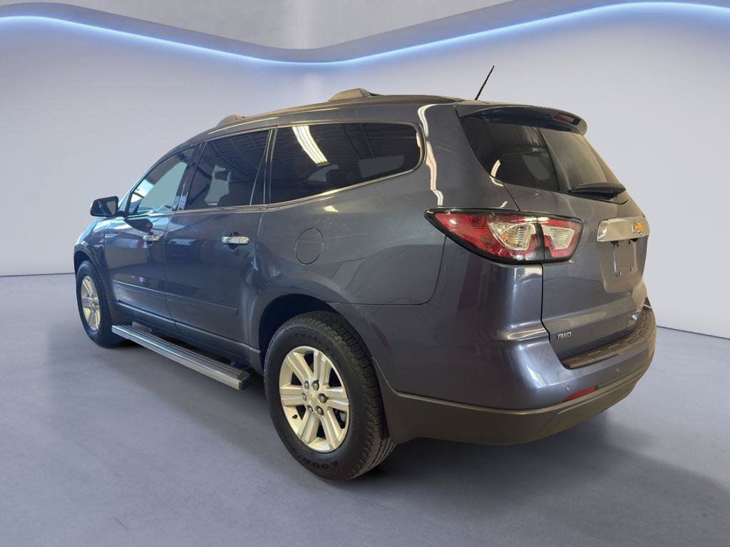 Used 2014 Chevrolet Traverse LT w/ LPO, 'HIT The Road' Package AWD/4WD image 4