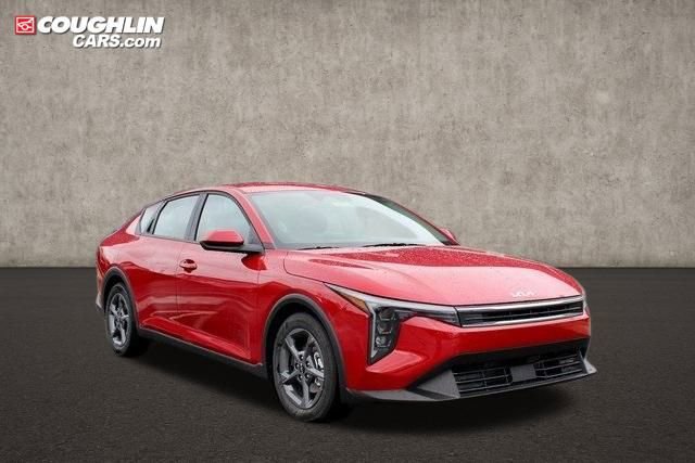 New 2025 Kia K4 FWD image 2