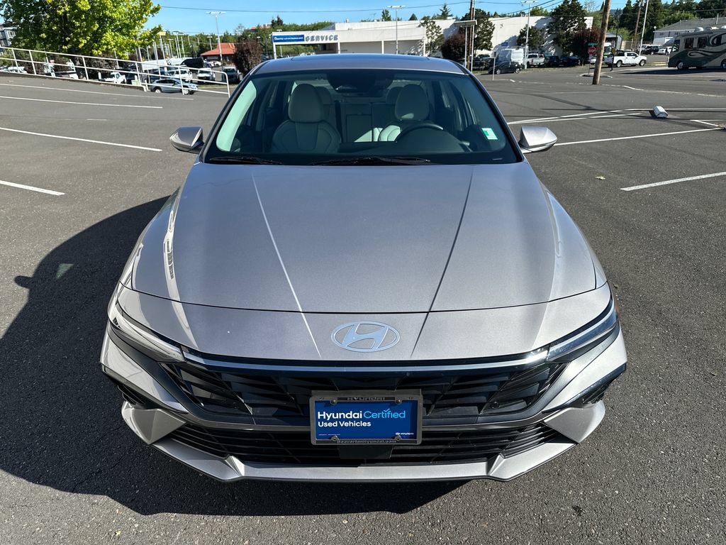 Certified 2025 Hyundai Elantra Limited FWD image 9