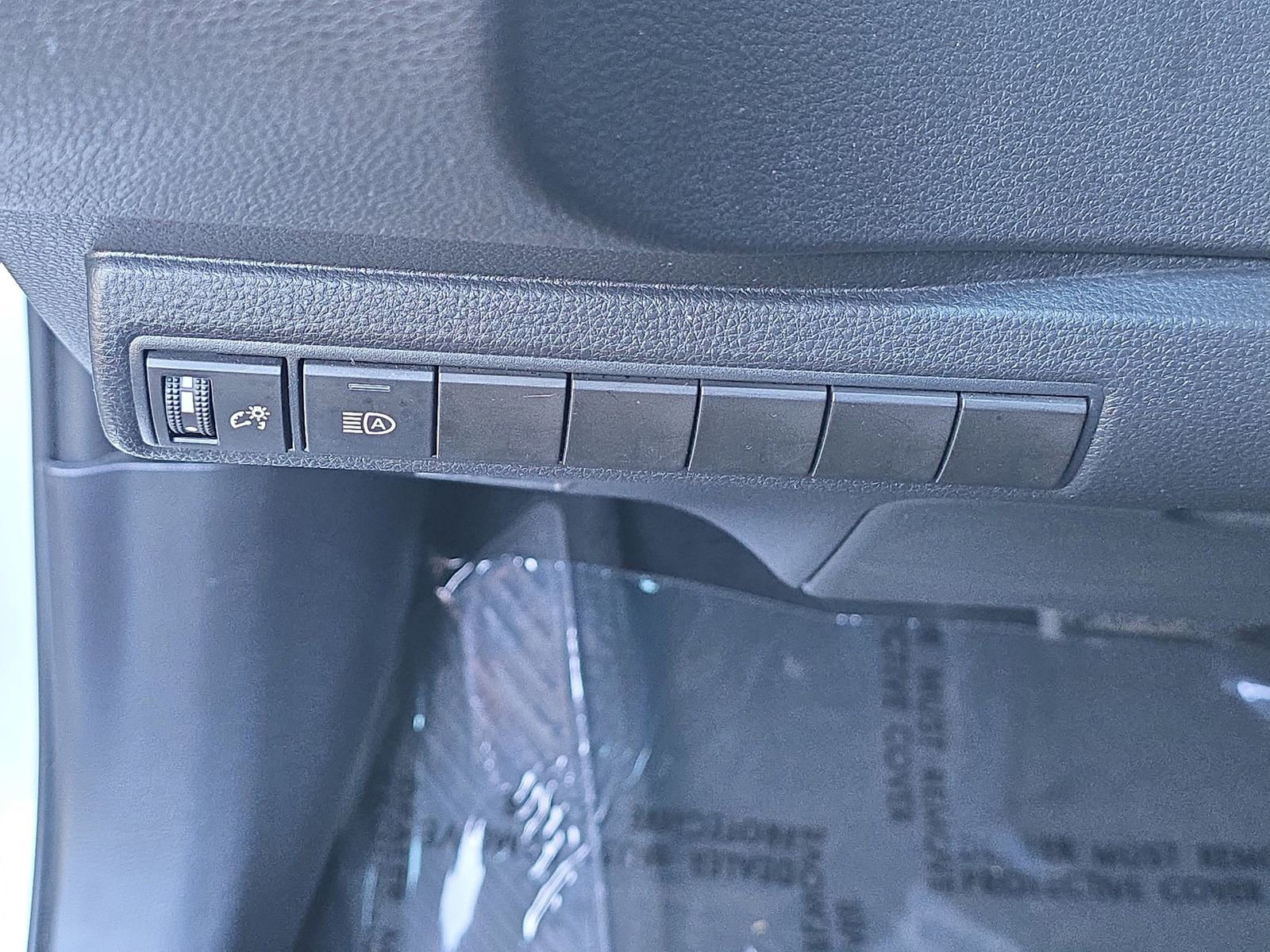 Used 2022 Toyota Corolla LE image 32