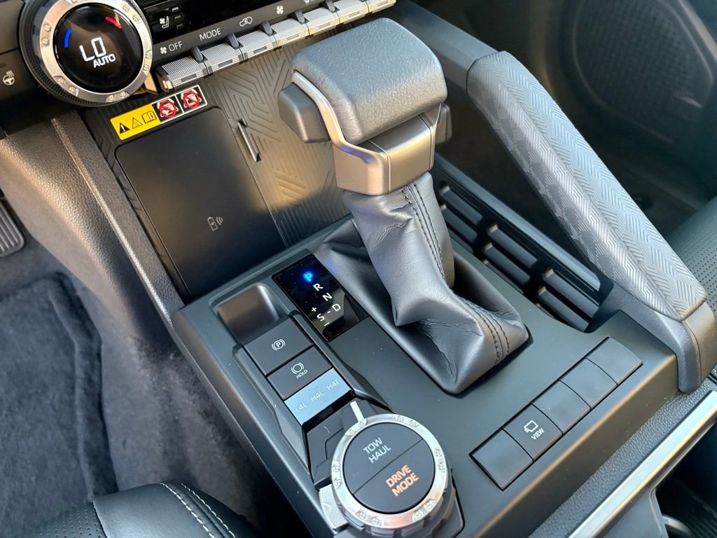 Used 2025 Toyota 4Runner 4WD image 18