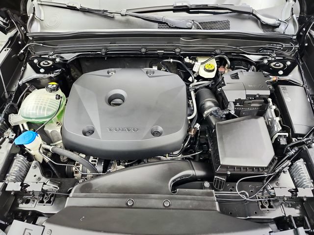 Used 2019 Volvo XC40 T5 R-Design AWD/4WD image 33
