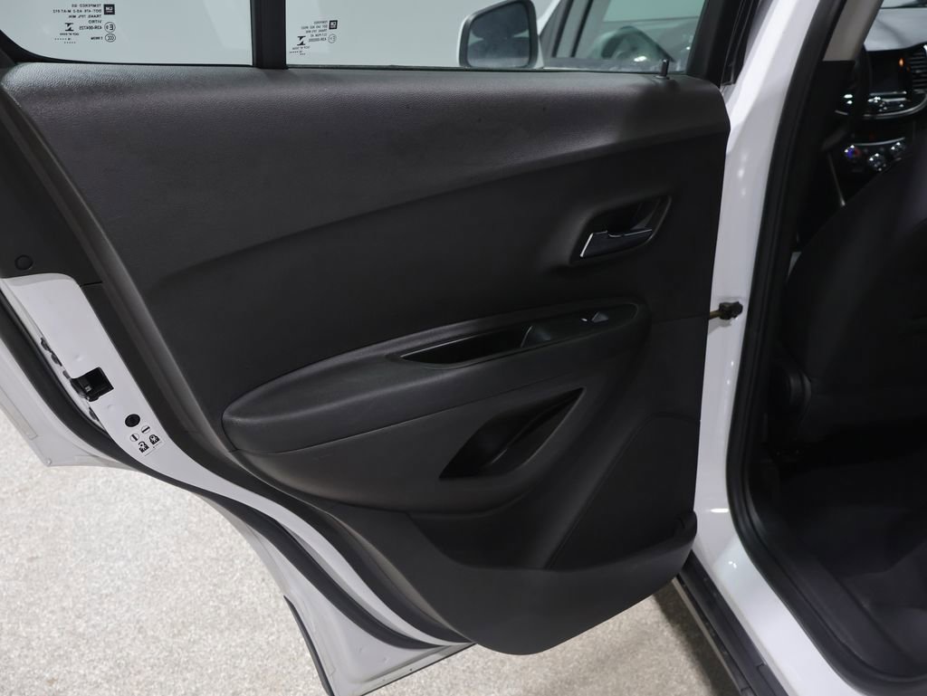 Used 2017 Chevrolet Trax LS image 19