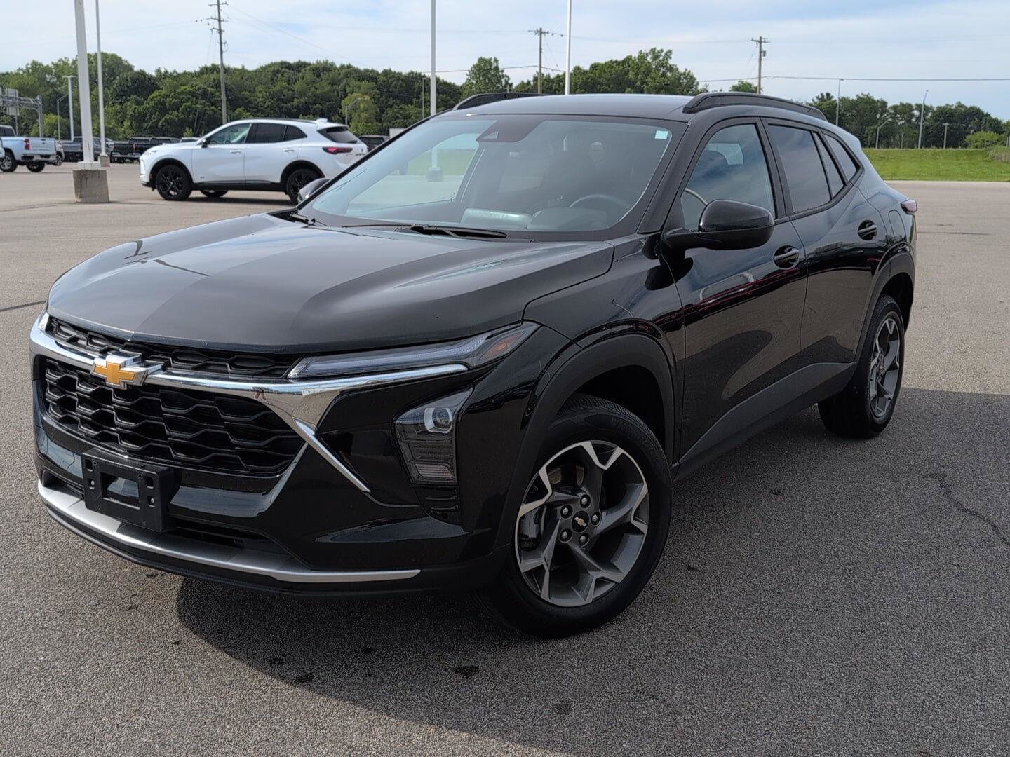 Used 2025 Chevrolet Trax LT w/ LT Convenience Package FWD image 13