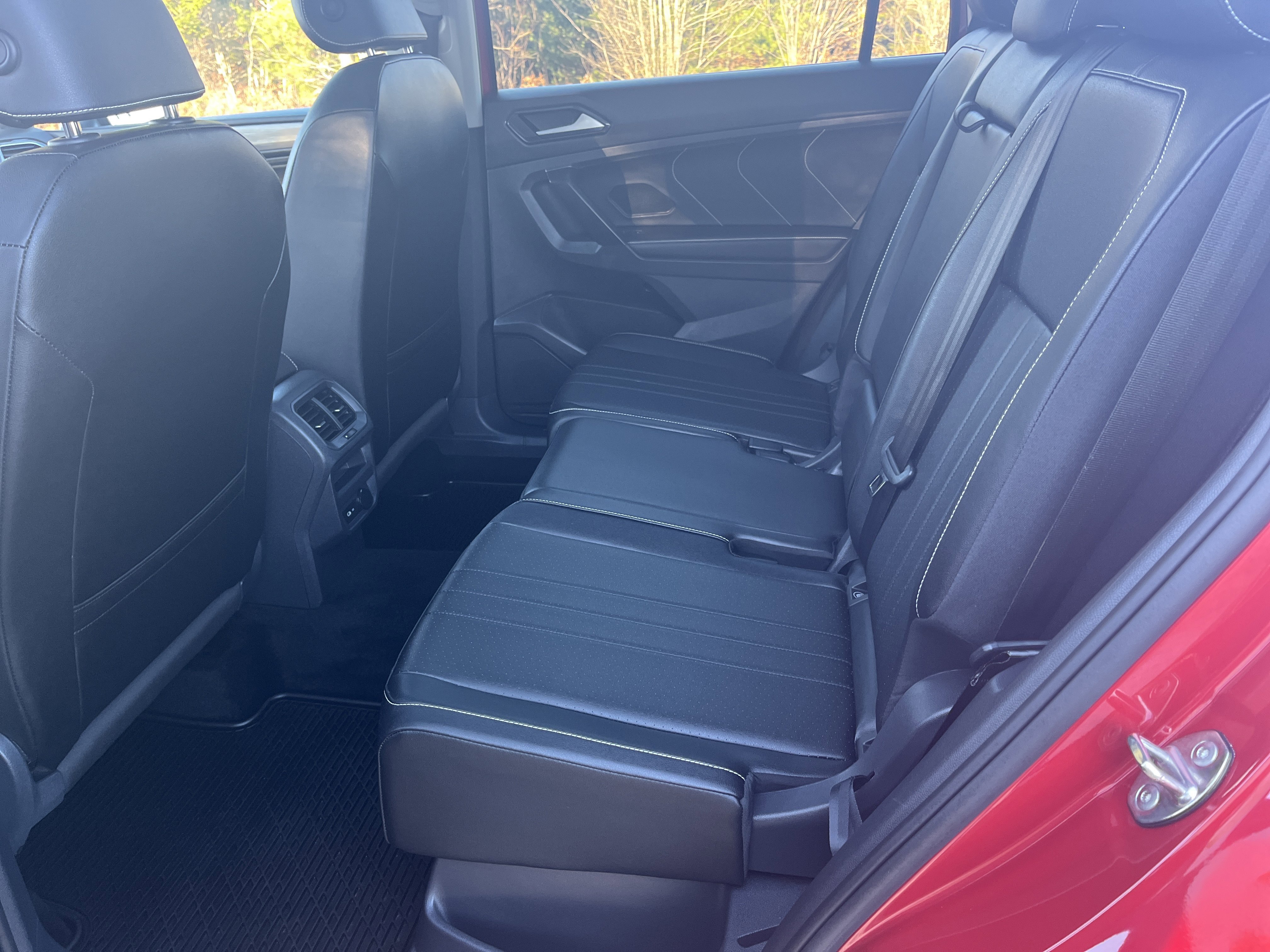 Used 2023 Volkswagen Tiguan SE image 16