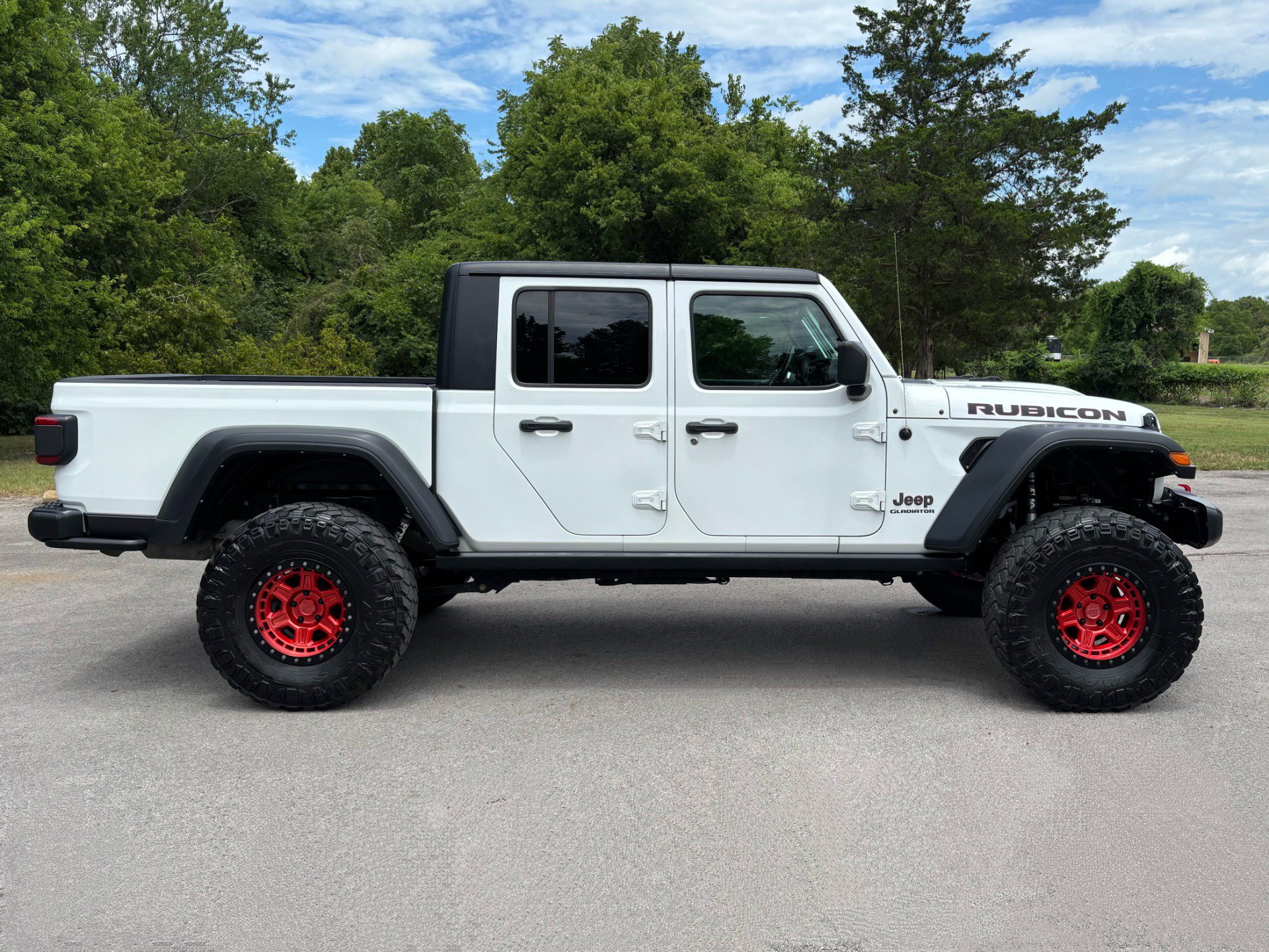 Used 2022 Jeep Gladiator Rubicon w/ LED Lighting Group AWD/4WD image 7
