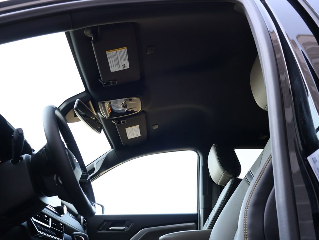 Used 2024 Chevrolet Colorado ZR2 w/ ZR2 Convenience Package III image 40