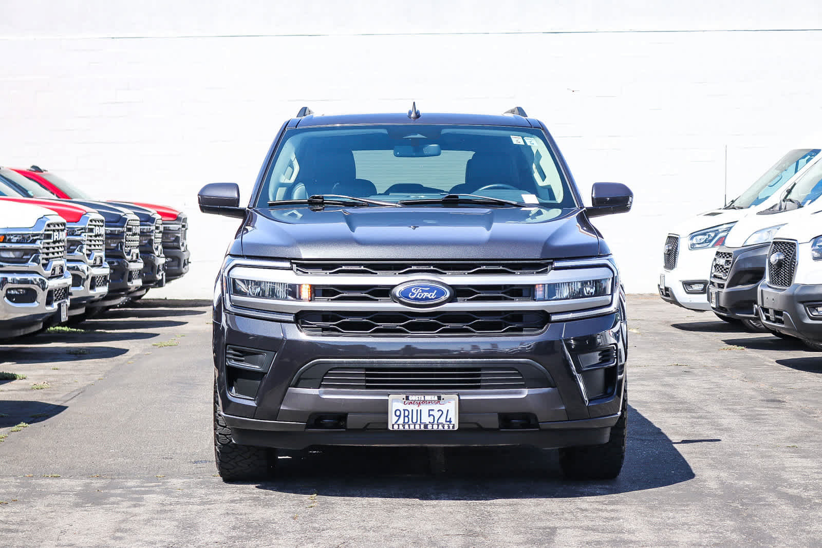 Used 2022 Ford Expedition XLT AWD/4WD image 2