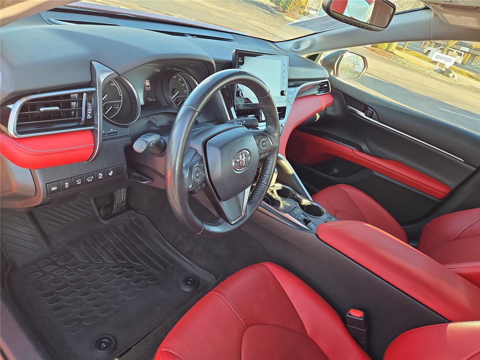 Used 2021 Toyota Camry XSE w/ Navigation Upgrade Package image 19