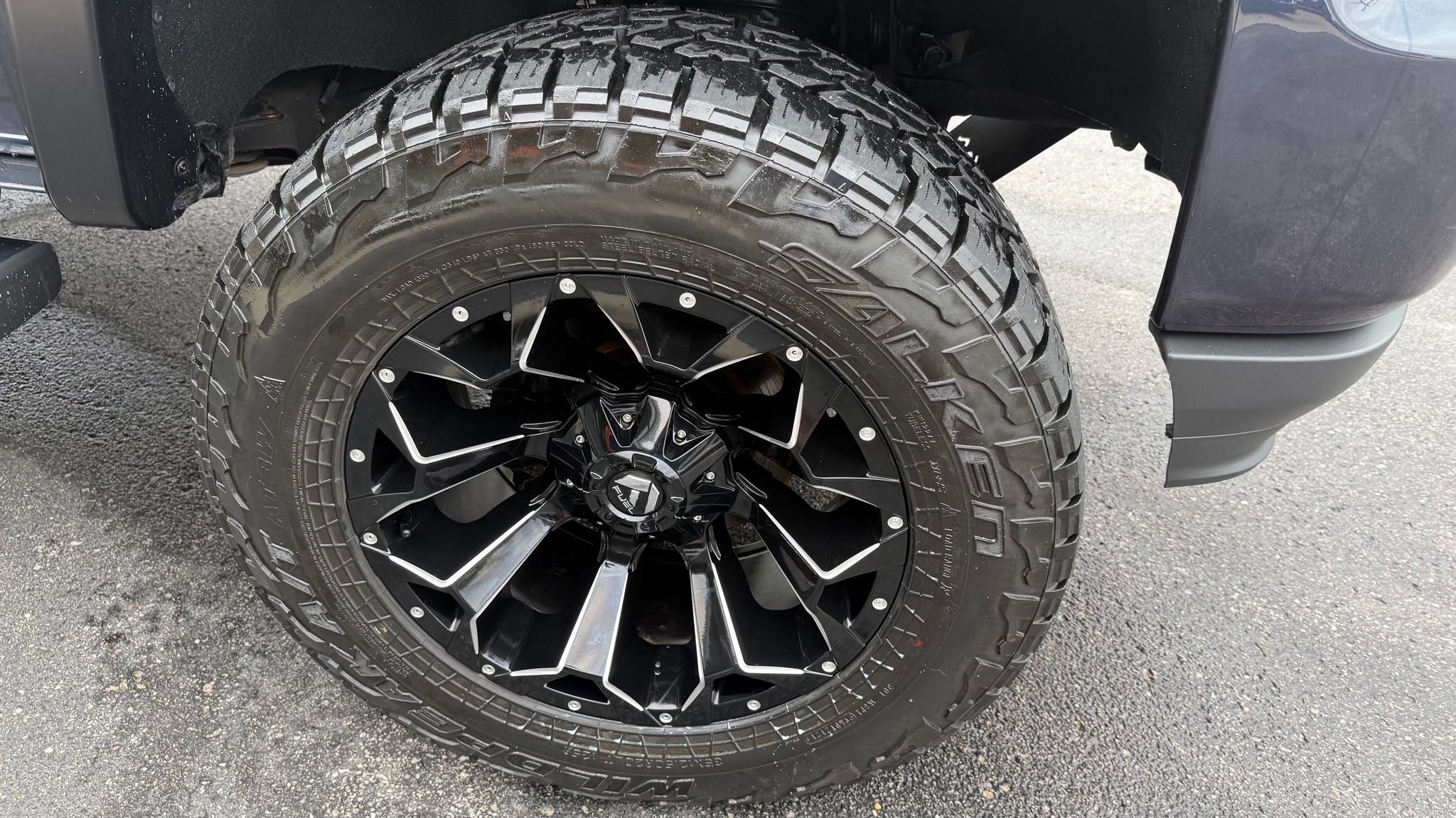Used 2018 Chevrolet Silverado 1500 LTZ Z71 w/ Centennial Edition AWD/4WD image 25