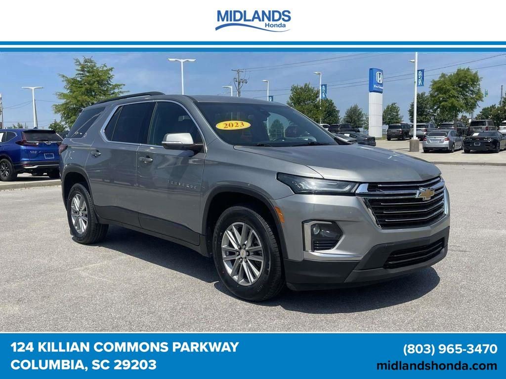 Used 2023 Chevrolet Traverse LT