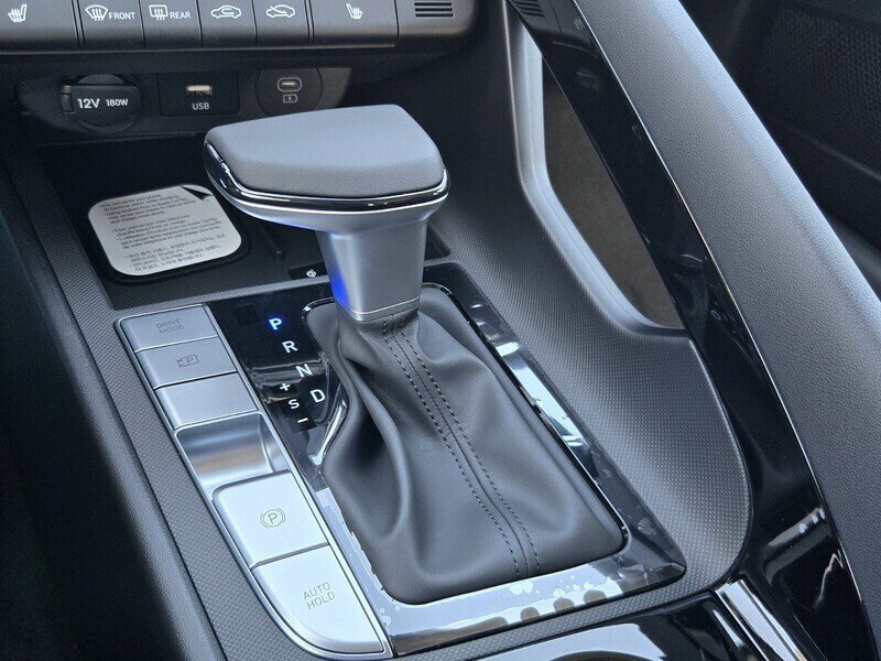 New 2026 Hyundai Elantra Limited FWD image 11