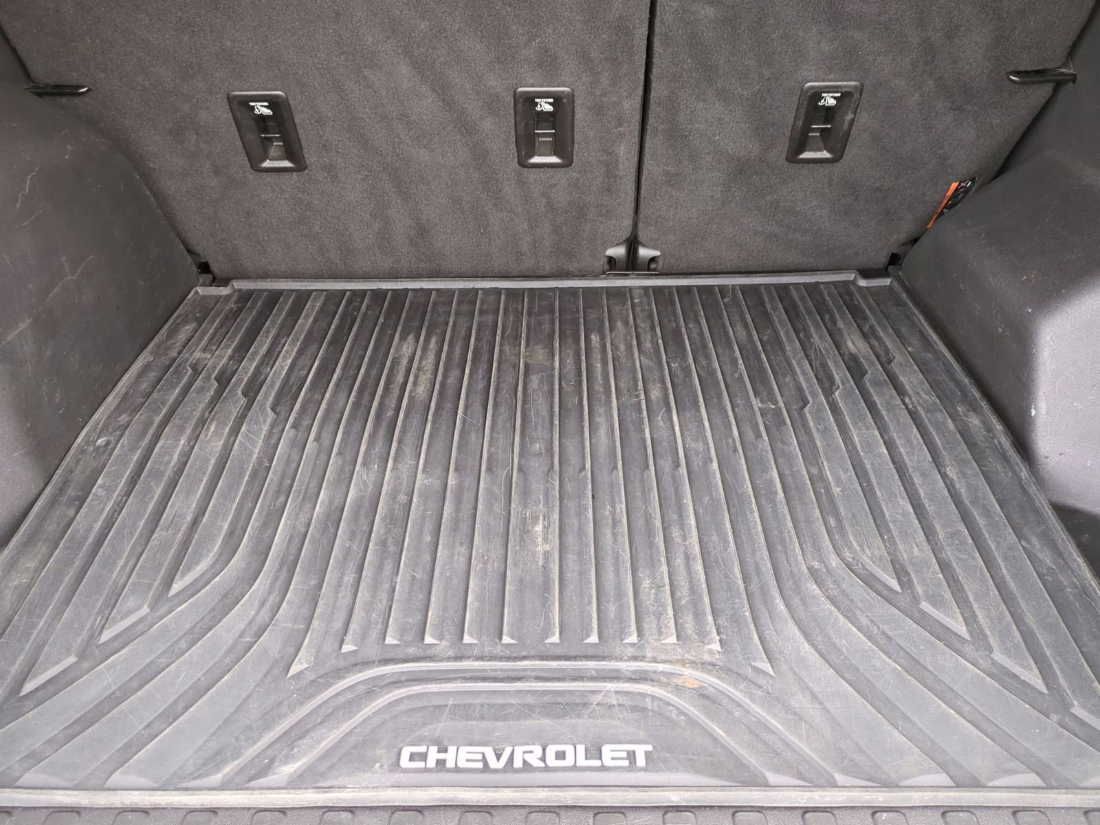 Used 2019 Chevrolet Equinox LT w/ Driver Convenience Package image 38