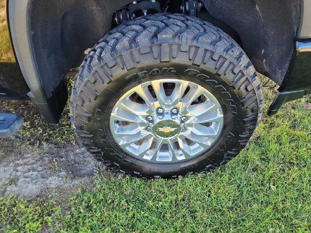 Used 2022 Chevrolet Silverado 3500 High Country AWD/4WD image 6