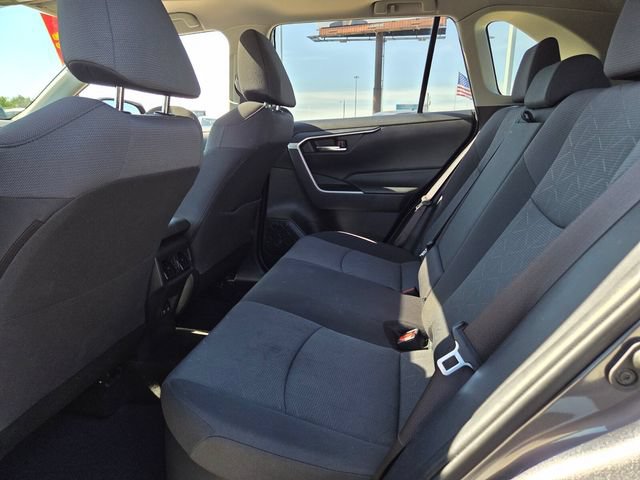 Used 2019 Toyota RAV4 XLE w/ Carpet Mat Package AWD/4WD image 6