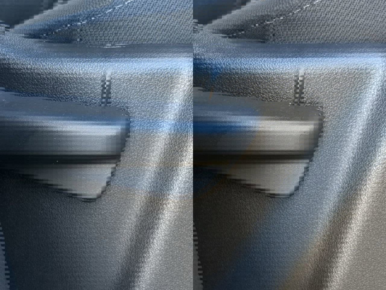 Used 2024 Chevrolet Silverado 1500 LT w/ Z71 Off-Road Package AWD/4WD image 24