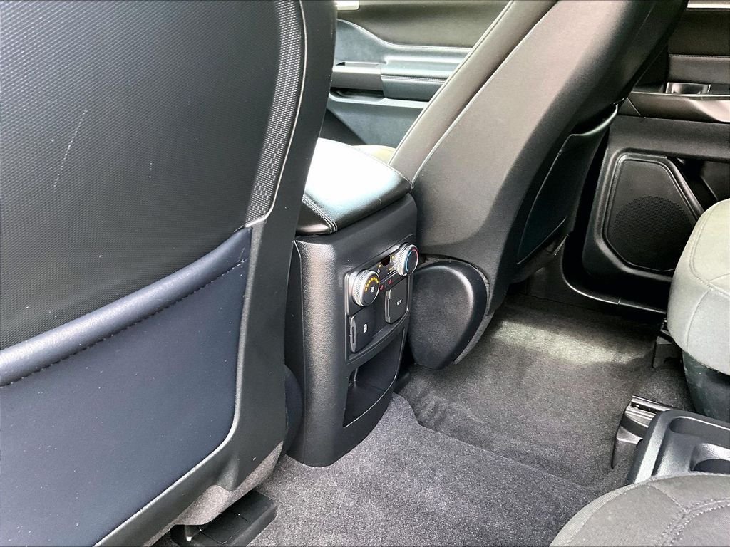 Used 2020 Ford Explorer XLT w/ Comfort Package AWD/4WD image 23
