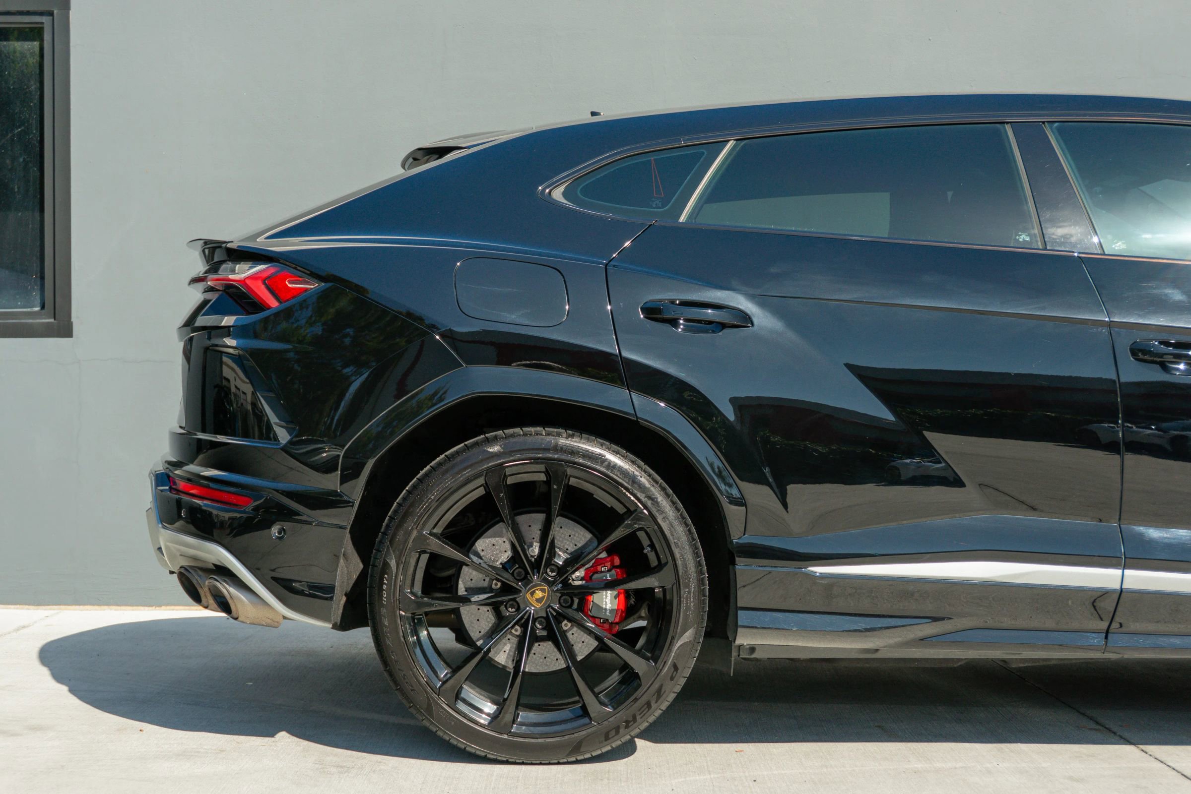 Used 2020 Lamborghini Urus image 33
