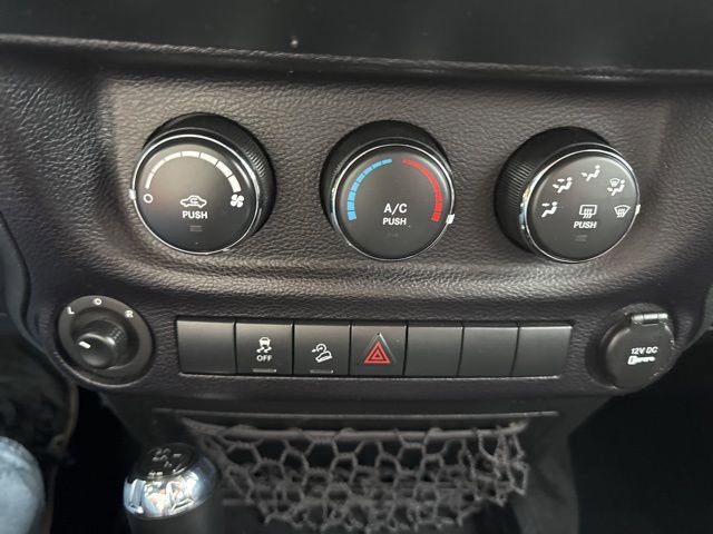 Used 2015 Jeep Wrangler Unlimited Sport w/ Quick Order Package 24S AWD/4WD image 18
