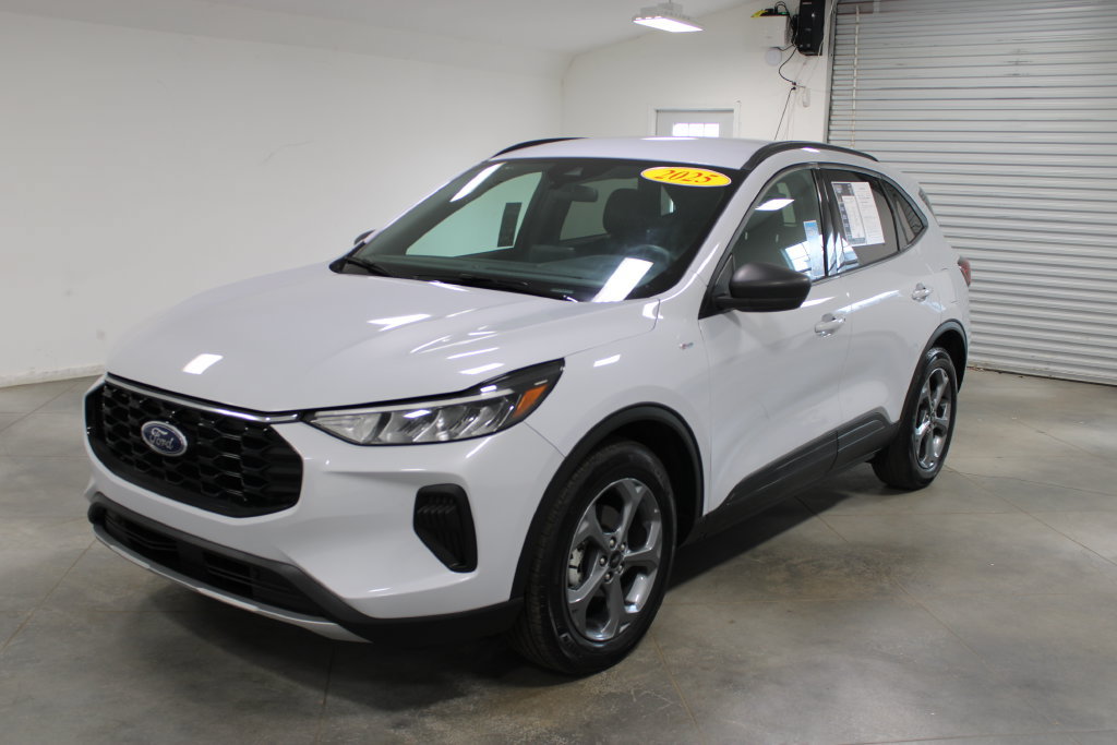 Used 2025 Ford Escape ST-Line FWD image 4