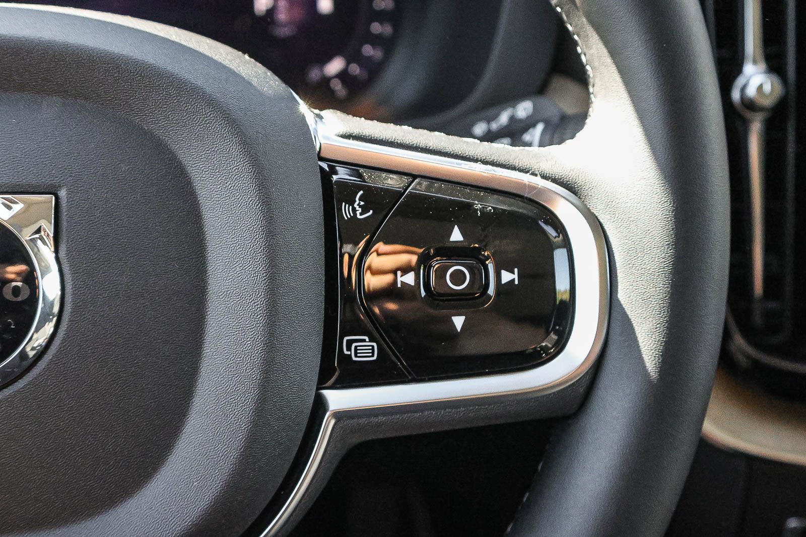 New 2026 Volvo XC60 B5 Plus w/ Climate Package AWD/4WD image 32