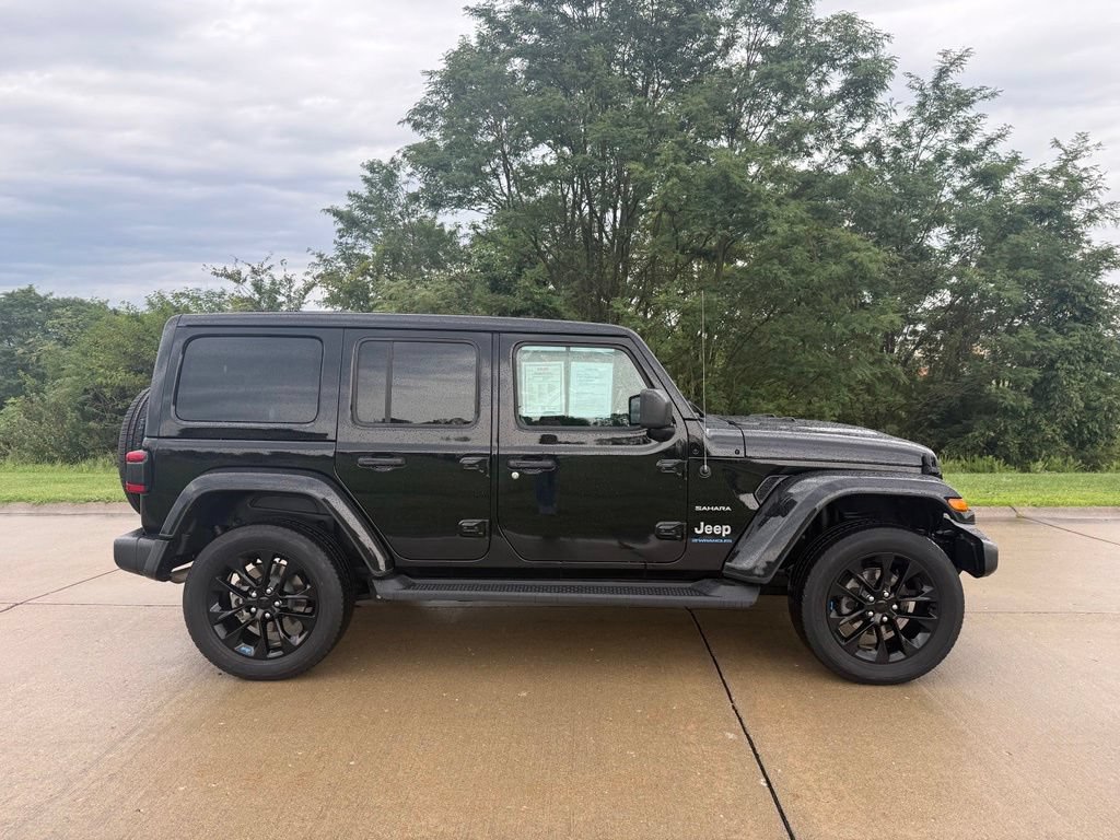 Used 2023 Jeep Wrangler Unlimited Sahara w/ Cold Weather Group AWD/4WD image 2