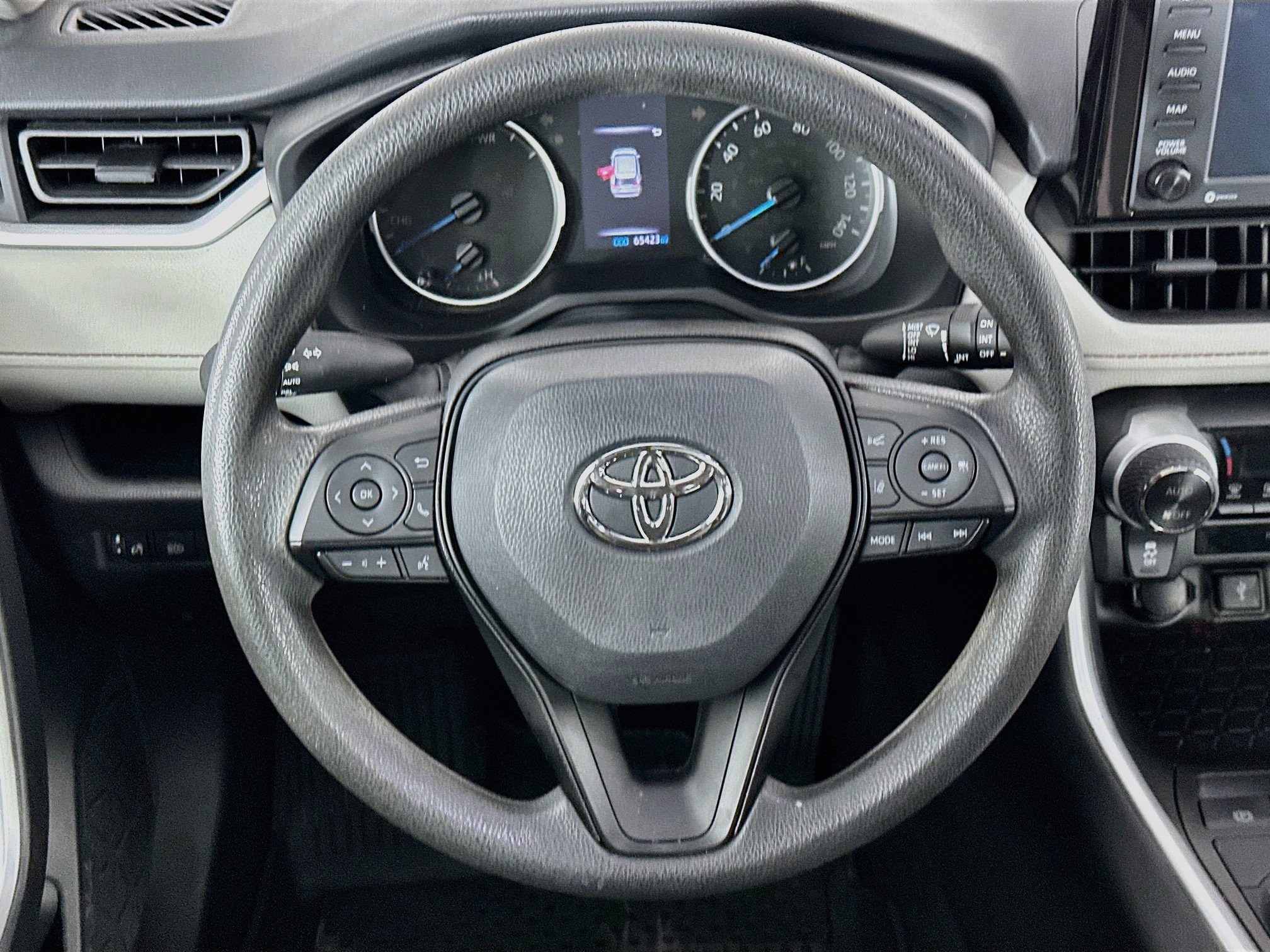 Used 2022 Toyota RAV4 XLE w/ Convenience Package AWD/4WD image 18