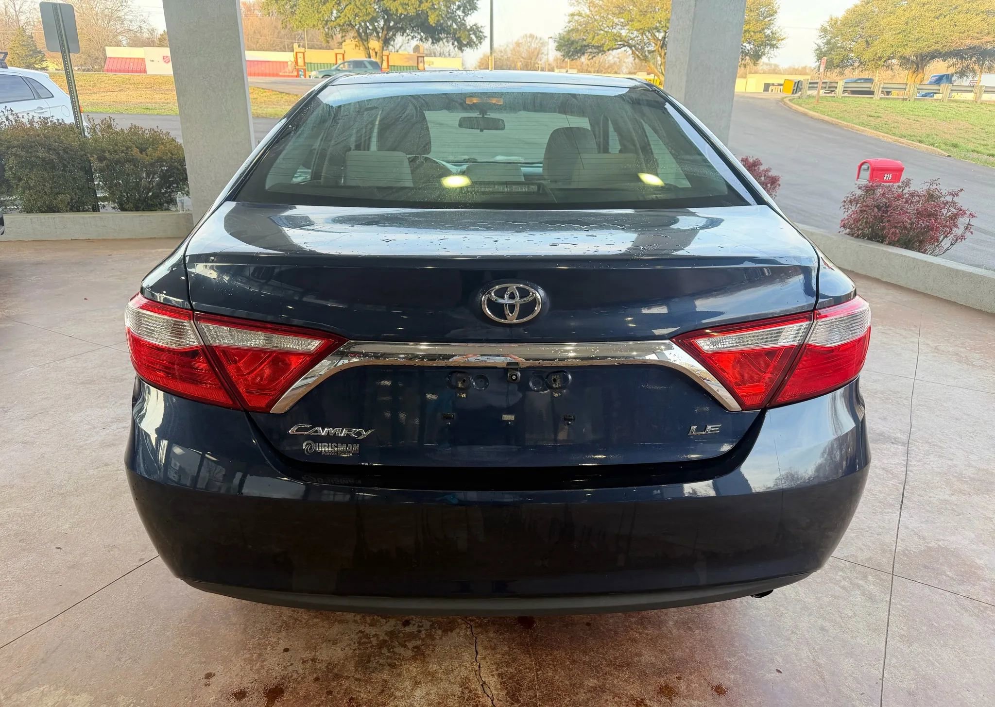 Used 2017 Toyota Camry LE image 5