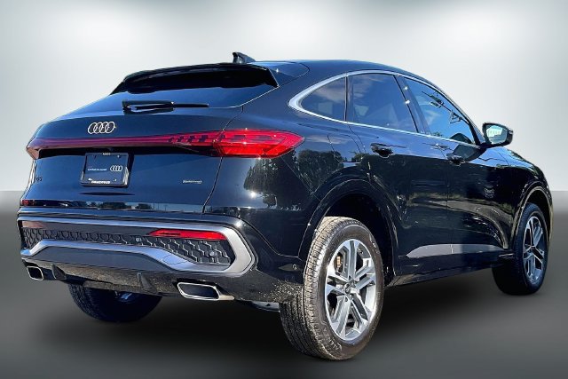 Certified 2025 Audi Q5 Premium w/ Convenience Package AWD/4WD image 13