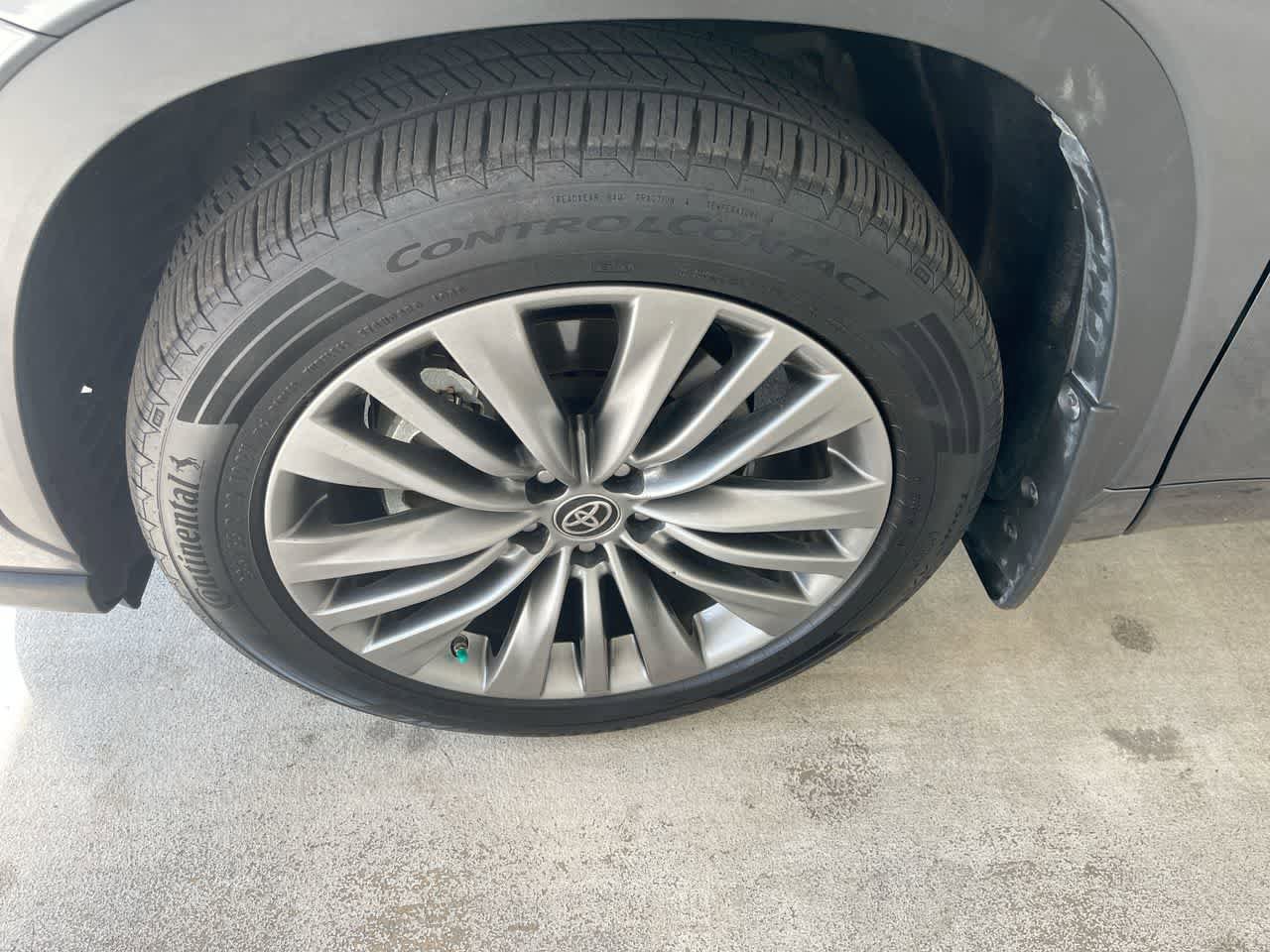 Used 2021 Toyota Highlander Platinum AWD/4WD image 10
