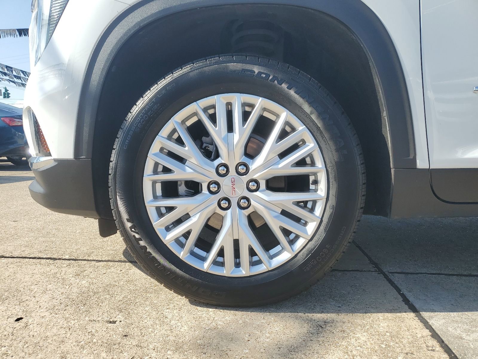 Used 2024 GMC Acadia Elevation image 7